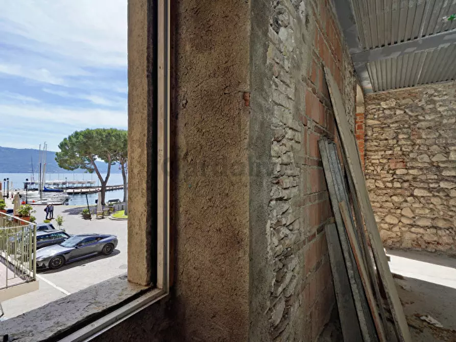 Immagine 9 di Casa indipendente in vendita  in Piazza Nazario Sauro 22 a Gargnano