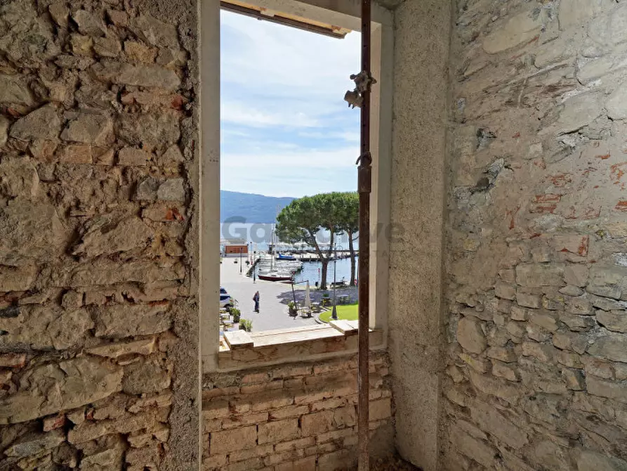 Immagine 10 di Casa indipendente in vendita  in Piazza Nazario Sauro 22 a Gargnano