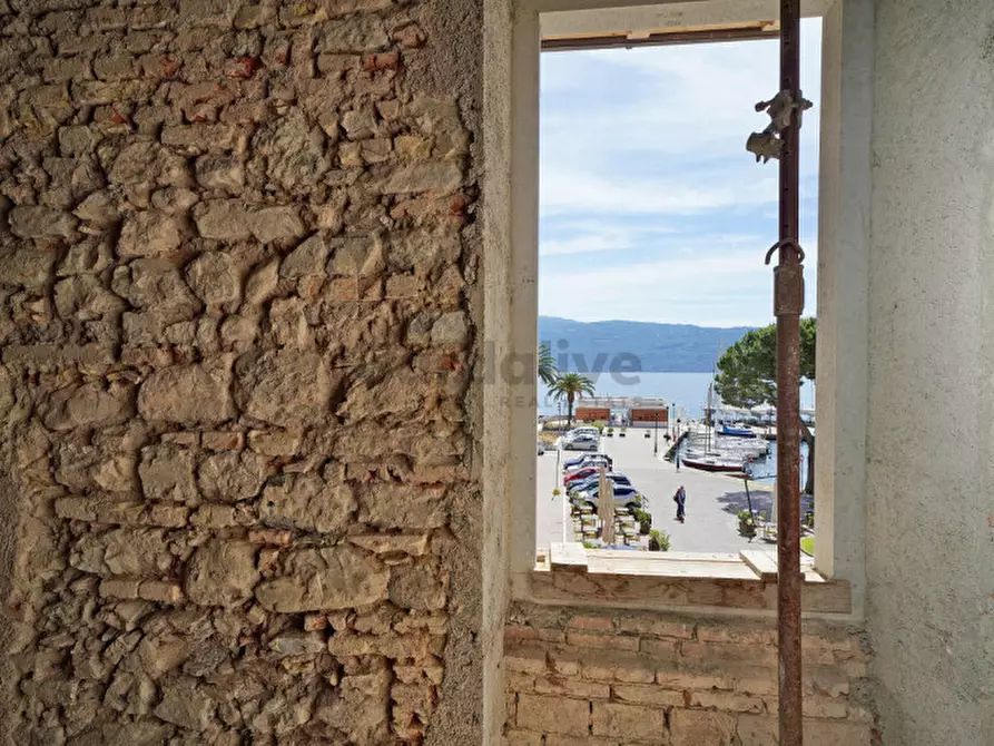 Immagine 11 di Casa indipendente in vendita  in Piazza Nazario Sauro 22 a Gargnano