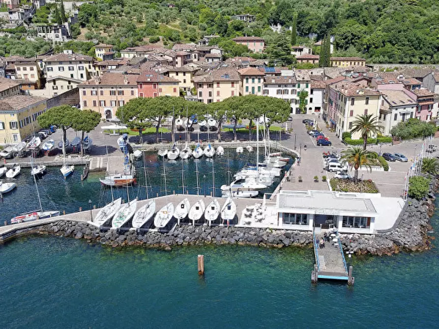 Immagine 13 di Casa indipendente in vendita  in Piazza Nazario Sauro 22 a Gargnano