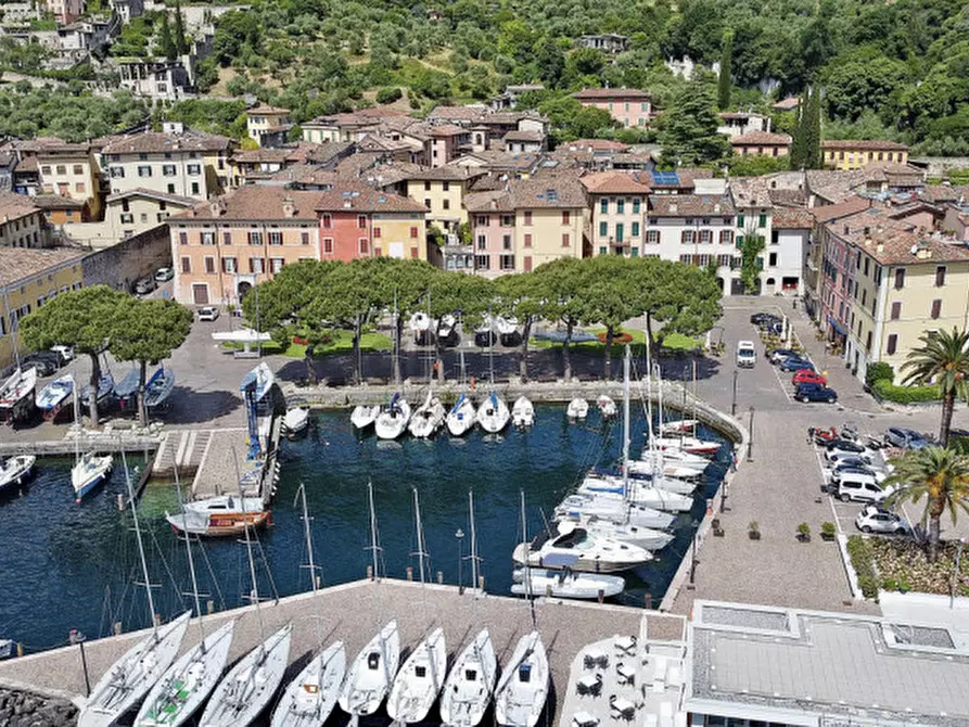 Immagine 14 di Casa indipendente in vendita  in Piazza Nazario Sauro 22 a Gargnano