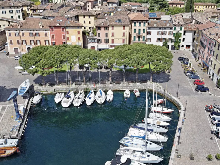 Immagine 16 di Casa indipendente in vendita  in Piazza Nazario Sauro 22 a Gargnano