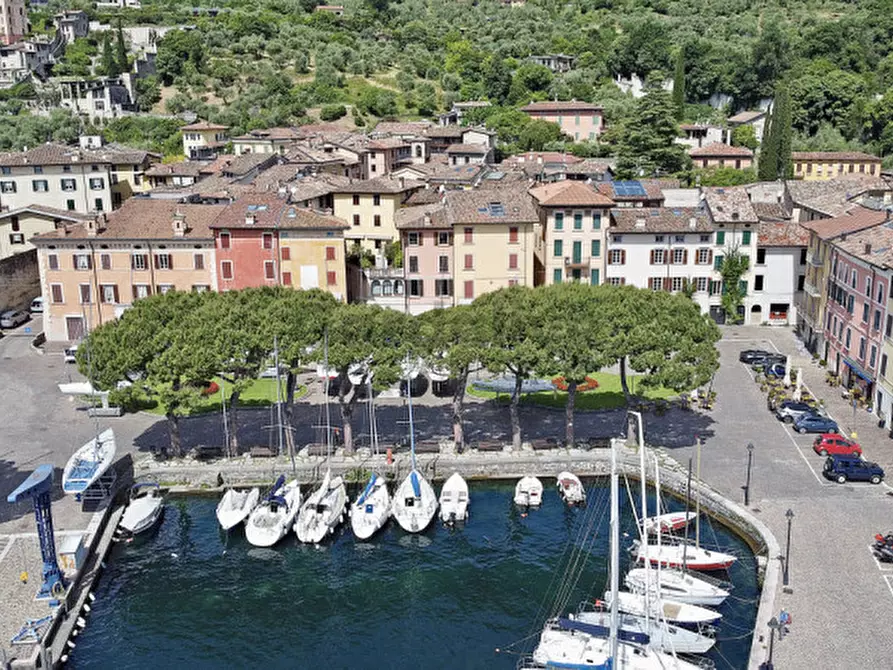 Immagine 17 di Casa indipendente in vendita  in Piazza Nazario Sauro 22 a Gargnano
