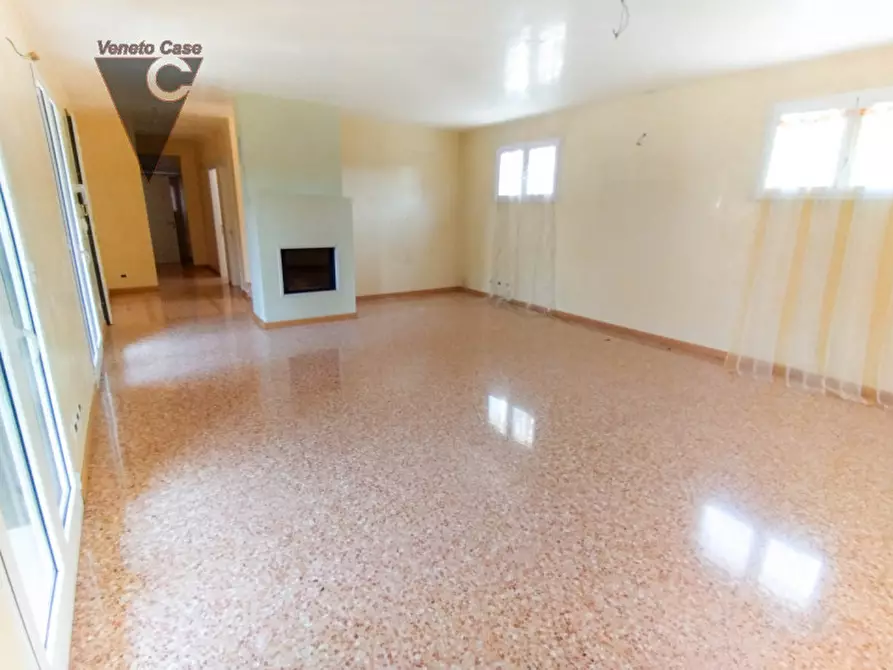 Immagine 4 di Villa in vendita  in Via Tiziano Vecellio 150 a Padova