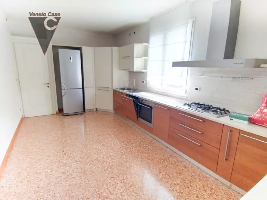 Immagine 5 di Villa in vendita  in Via Tiziano Vecellio 150 a Padova