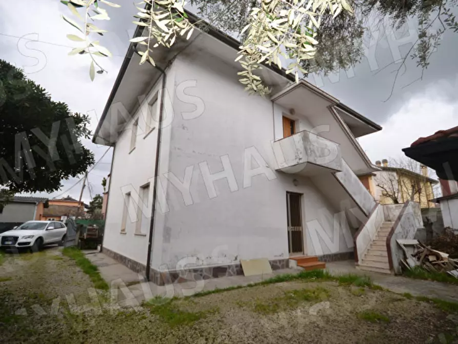 Immagine 13 di Villa in vendita  in VIA CESENATICO a Cesenatico