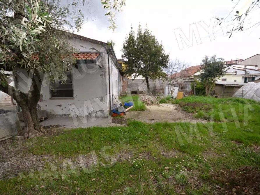 Immagine 15 di Villa in vendita  in VIA CESENATICO a Cesenatico