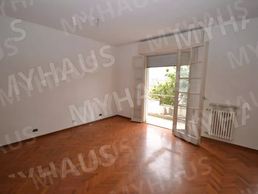 Immagine 21 di Villa in vendita  in VIA CESENATICO a Cesenatico