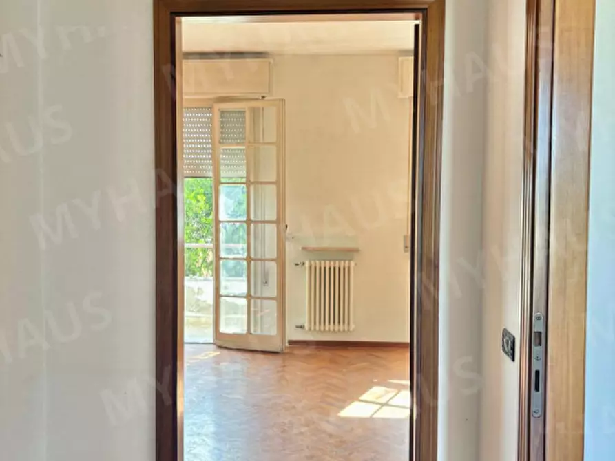 Immagine 29 di Villa in vendita  in VIA CESENATICO a Cesenatico