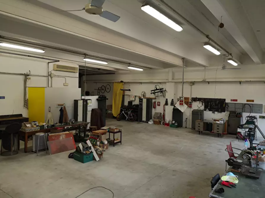 Immagine 3 di Capannone industriale in vendita  in Via Palermo a Assago