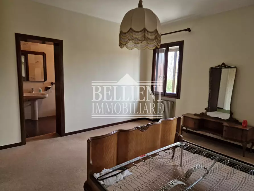 Immagine 9 di Casa bifamiliare in vendita  in via Risorgimento a Caldogno