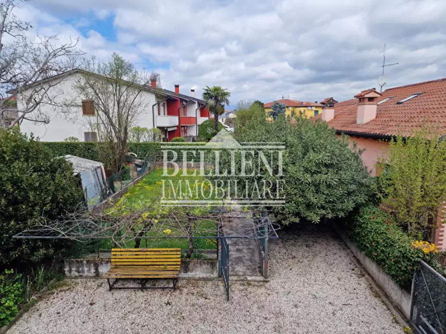 Immagine 15 di Casa bifamiliare in vendita  in via Risorgimento a Caldogno