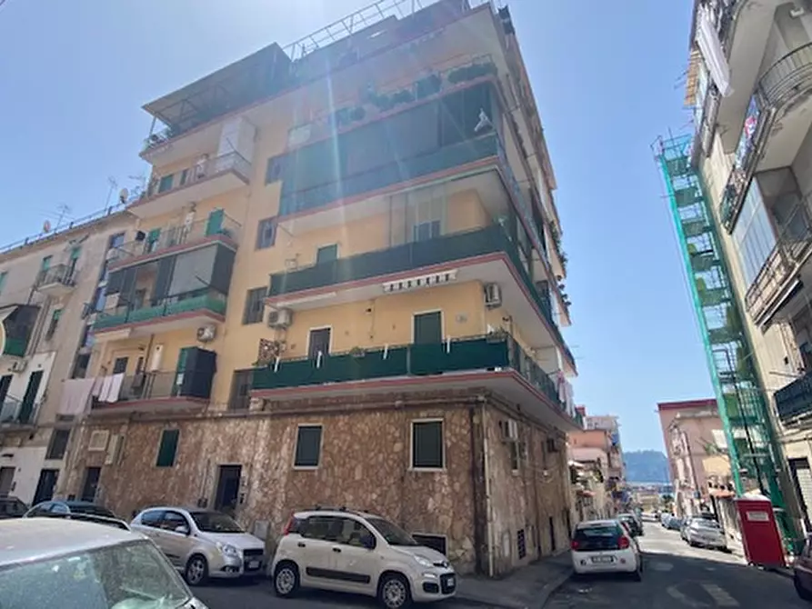 Immagine 11 di Appartamento in vendita  in via Ascanio 43 a Napoli