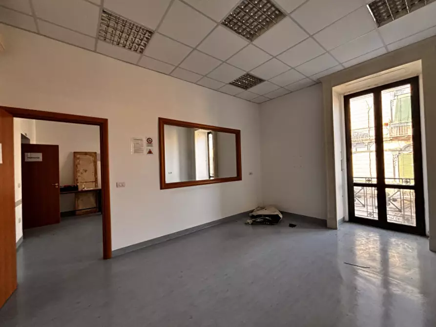 Immagine 3 di Ufficio in affitto  in VIA ROMA a Torre Del Greco