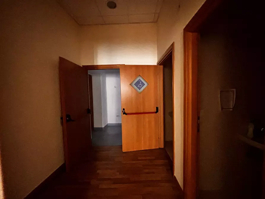 Immagine 7 di Ufficio in affitto  in VIA ROMA a Torre Del Greco
