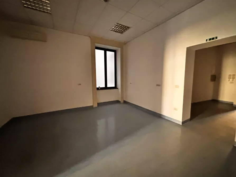 Immagine 8 di Ufficio in affitto  in VIA ROMA a Torre Del Greco