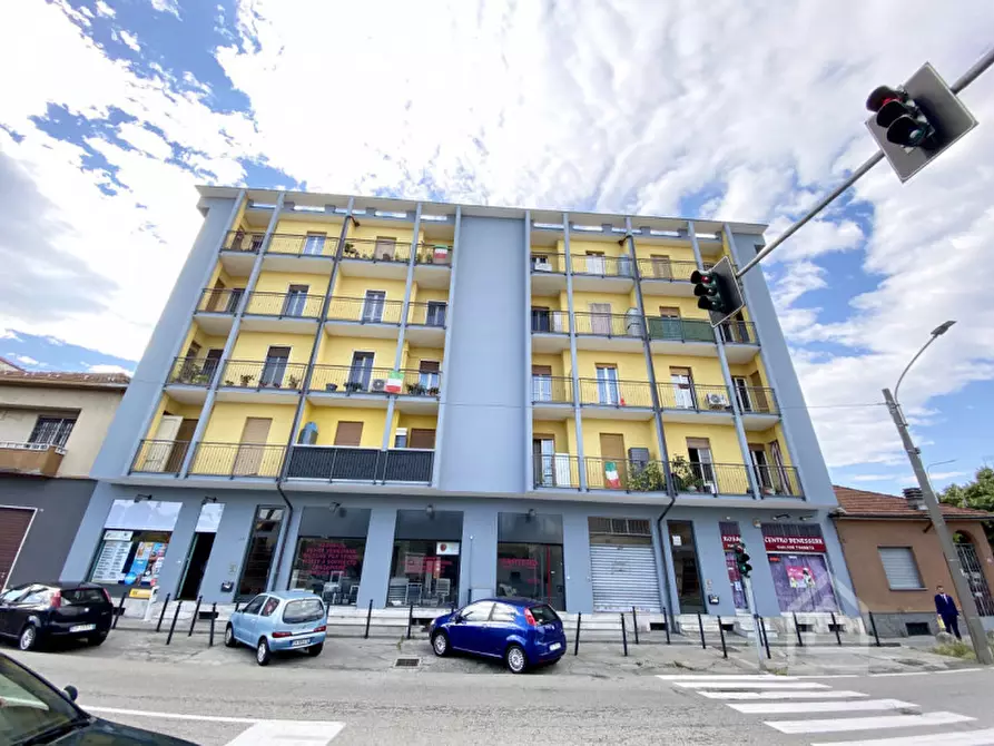 Immagine 2 di Garage in vendita  in Corso Galileo Ferraris 54 a Chivasso