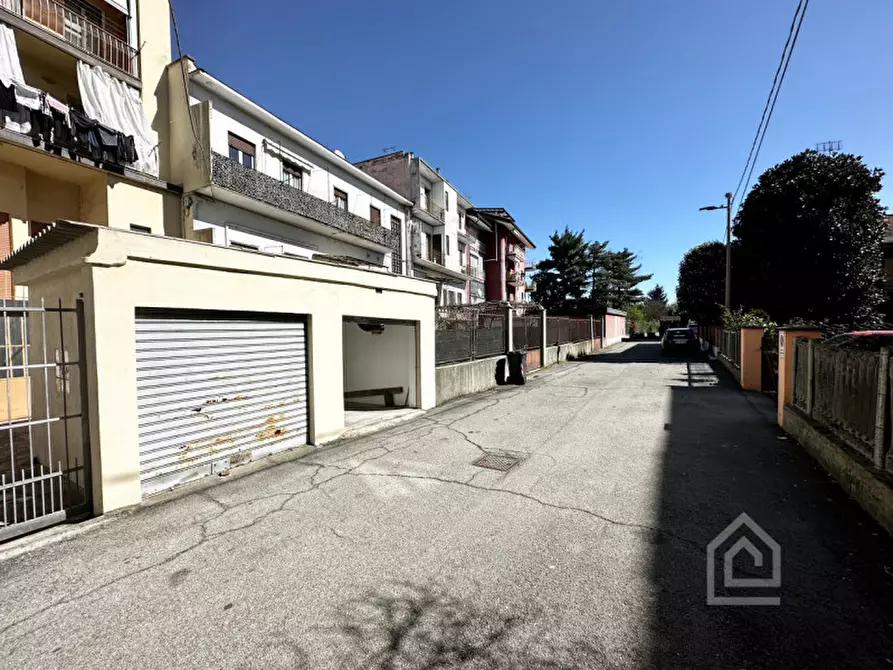 Immagine 5 di Garage in vendita  in Corso Galileo Ferraris 54 a Chivasso
