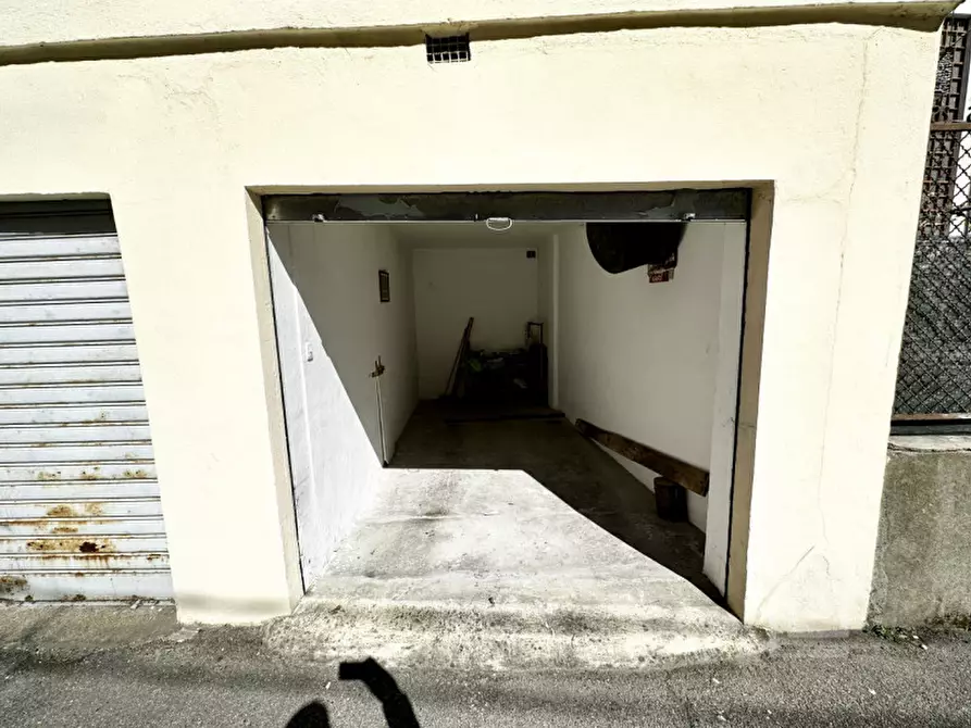 Immagine 7 di Garage in vendita  in Corso Galileo Ferraris 54 a Chivasso