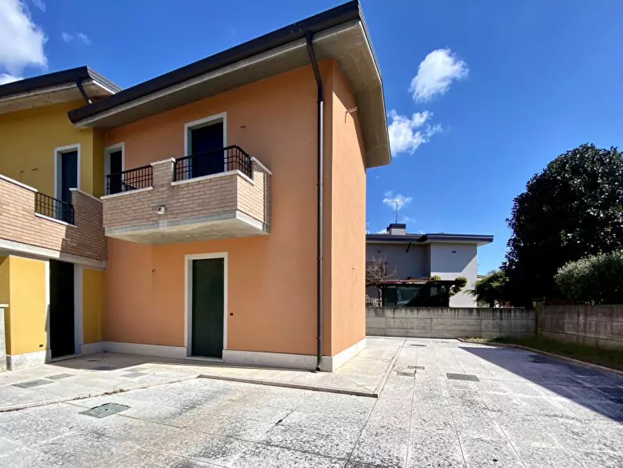 Immagine 1 di Casa trifamiliare in vendita  in Via P. Frattini 41 Legnago a Boschi Sant'anna