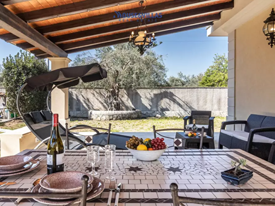 Immagine 1 di Villa in vendita  in Via falaride a Avola