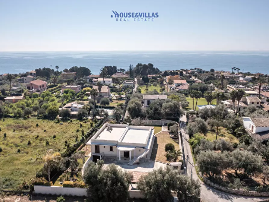Immagine 3 di Villa in vendita  in Via falaride a Avola