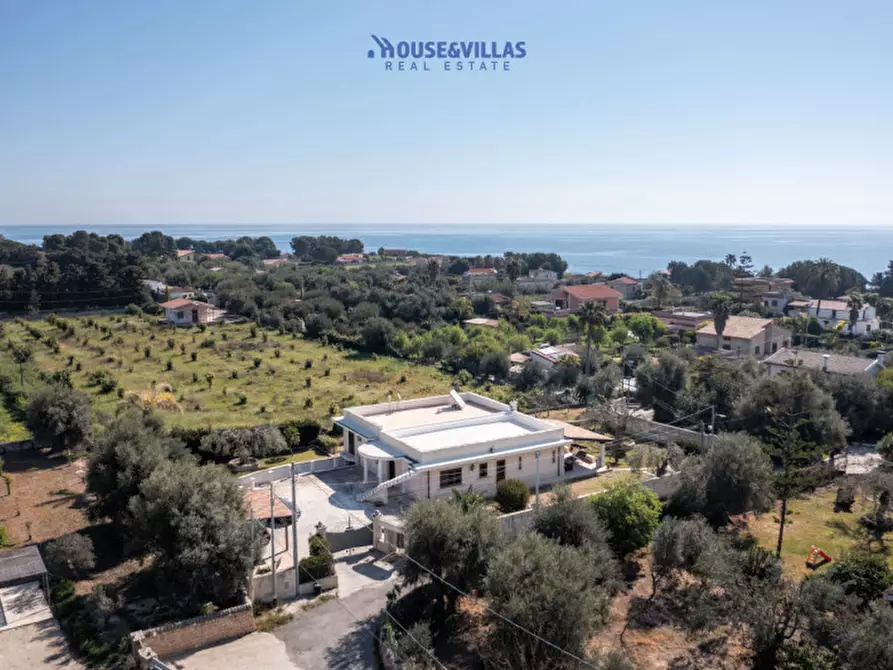 Immagine 5 di Villa in vendita  in Via falaride a Avola
