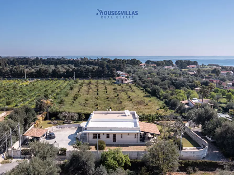 Immagine 6 di Villa in vendita  in Via falaride a Avola