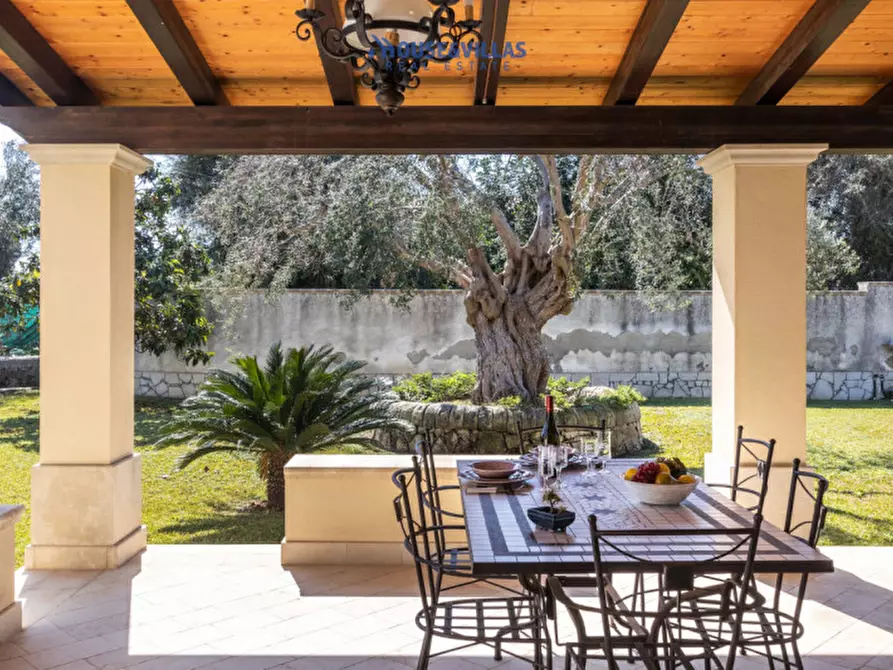 Immagine 18 di Villa in vendita  in Via falaride a Avola