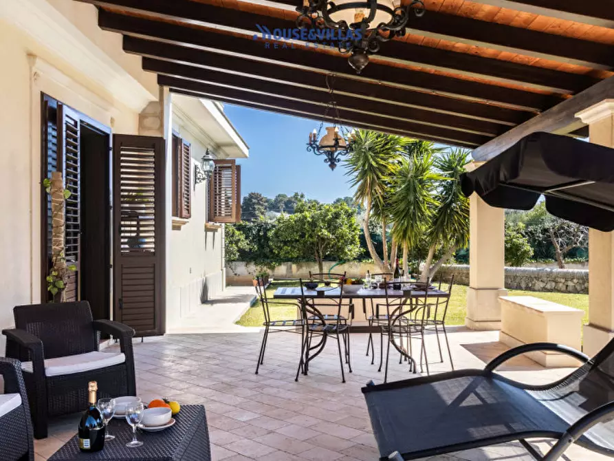 Immagine 22 di Villa in vendita  in Via falaride a Avola