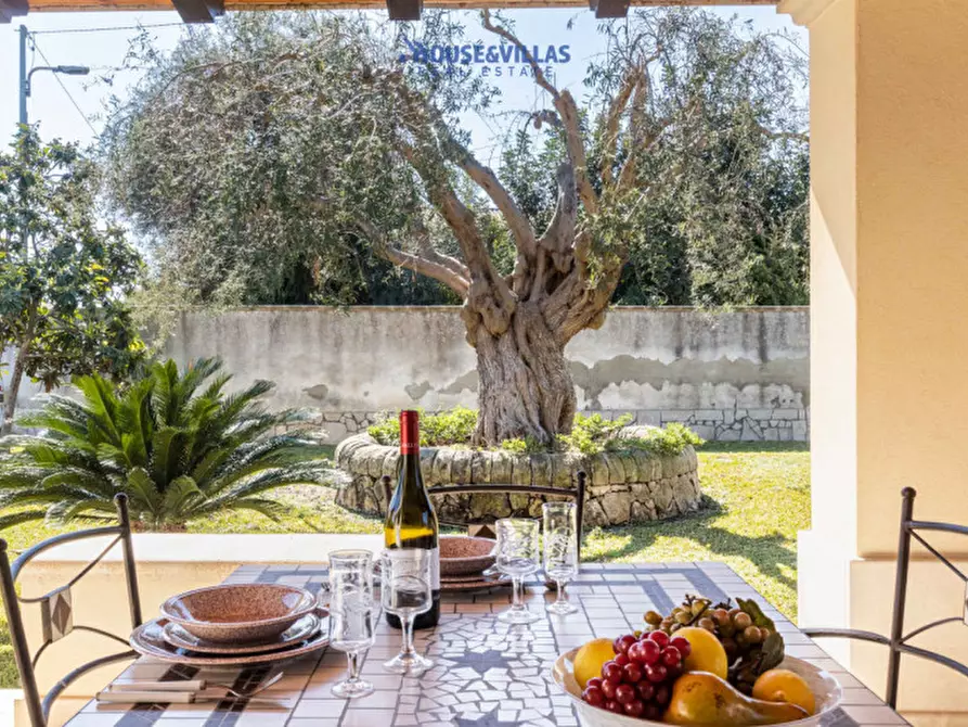 Immagine 24 di Villa in vendita  in Via falaride a Avola