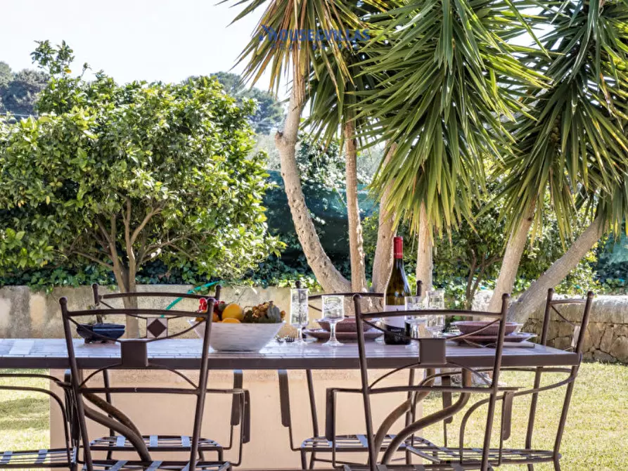 Immagine 25 di Villa in vendita  in Via falaride a Avola