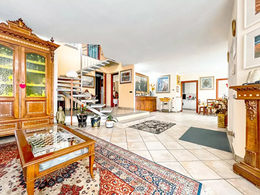 Immagine 1 di Villa in vendita  in Via Repubblica 85a a Omegna