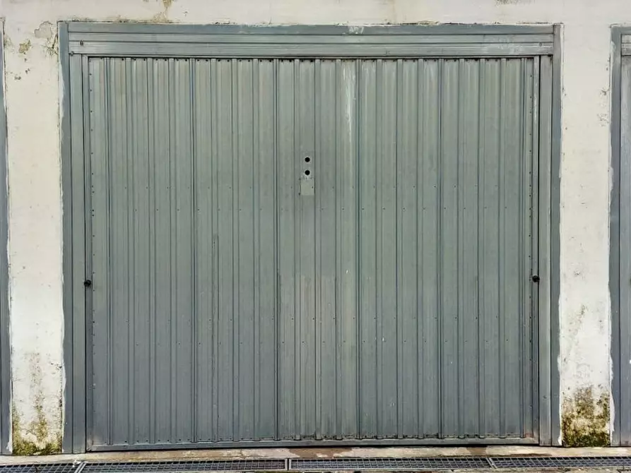 Immagine 1 di Garage in vendita  in Via Po, N. 275 a Isola Rizza