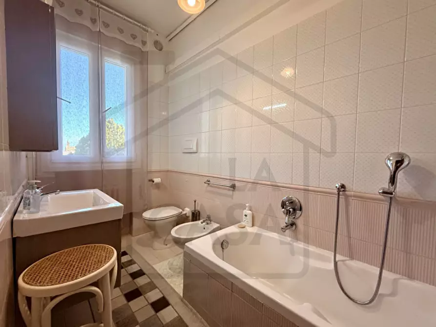 Immagine 19 di Appartamento in vendita  in Via Niccolò Tommaseo a Abano Terme