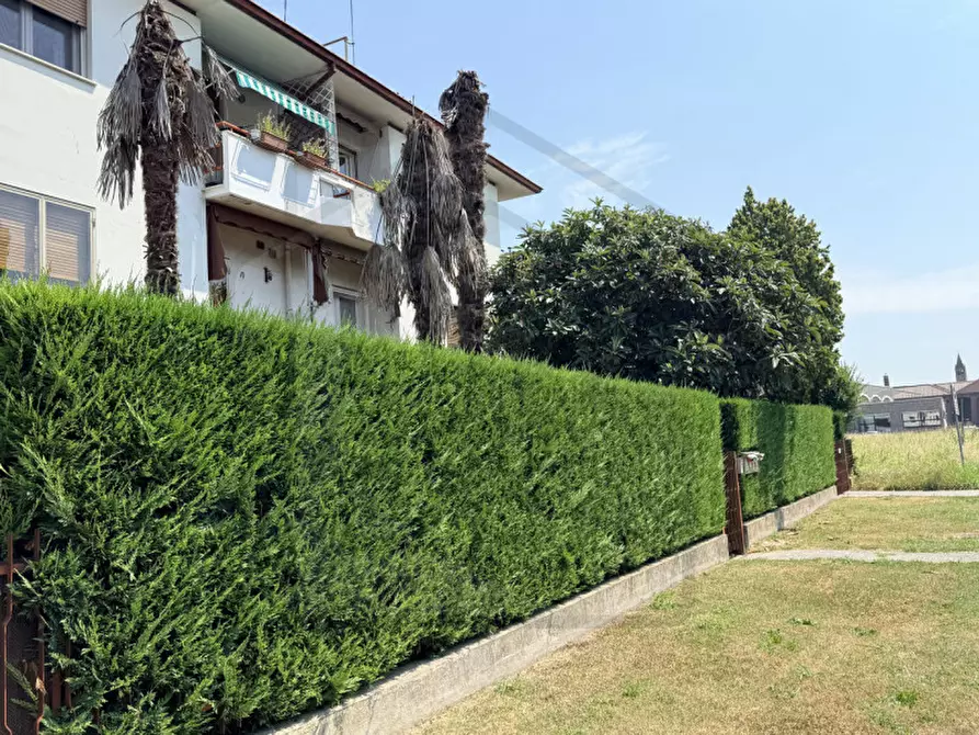 Immagine 25 di Appartamento in vendita  in Via Niccolò Tommaseo a Abano Terme