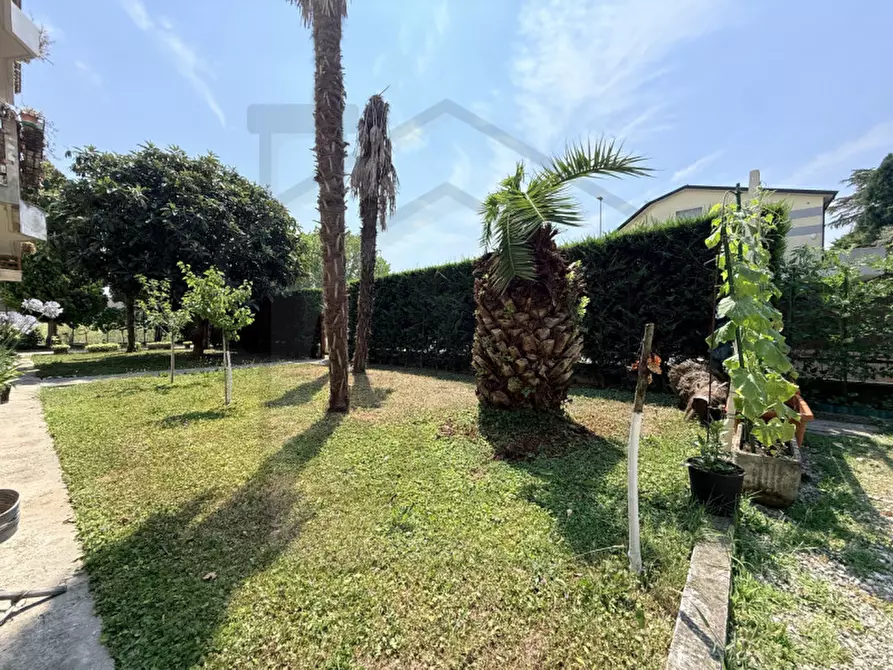 Immagine 31 di Appartamento in vendita  in Via Niccolò Tommaseo a Abano Terme
