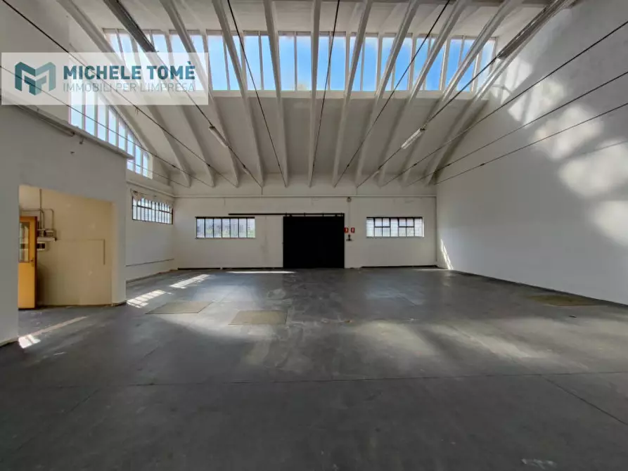 Immagine 2 di Capannone industriale in affitto  in via marconi a Cavaion Veronese
