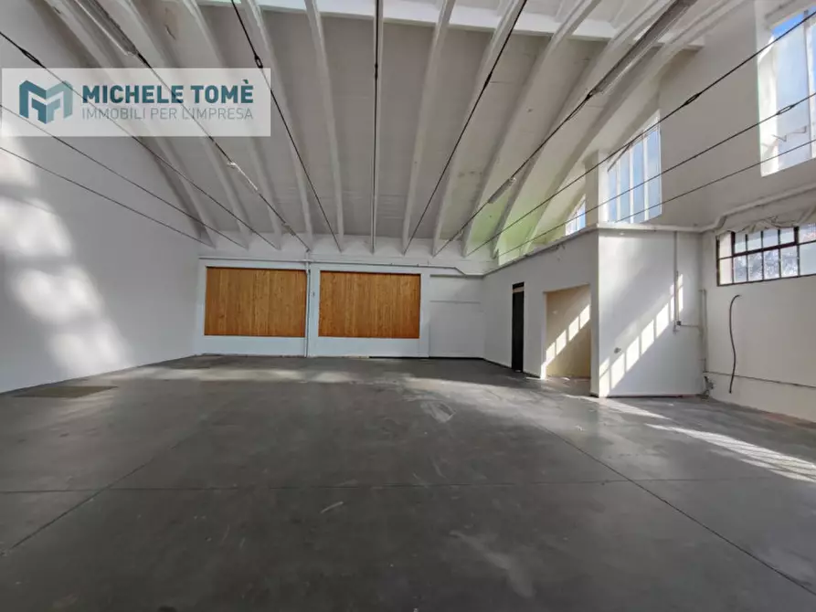Immagine 3 di Capannone industriale in affitto  in via marconi a Cavaion Veronese