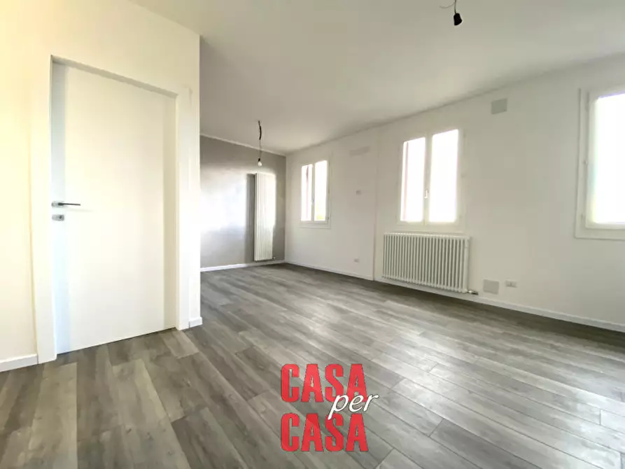 Immagine 1 di Appartamento in vendita  in via primo maggio a Stanghella