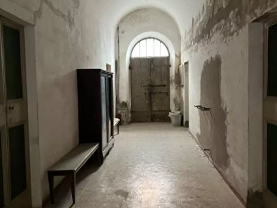 Immagine 21 di Palazzo in vendita  a Santarcangelo Di Romagna
