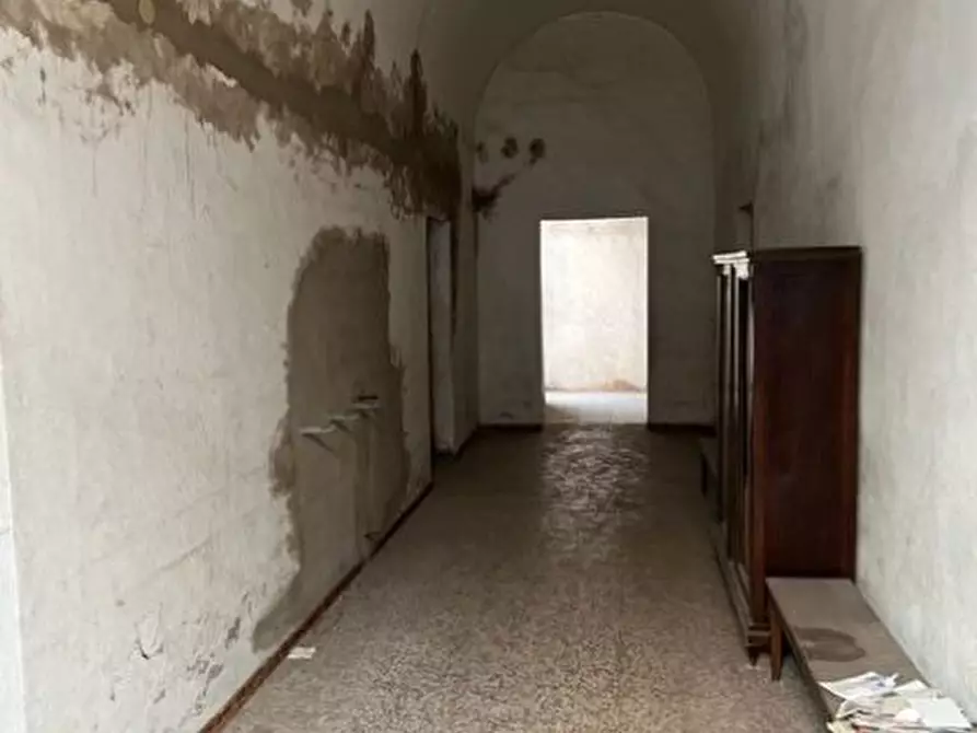 Immagine 22 di Palazzo in vendita  a Santarcangelo Di Romagna