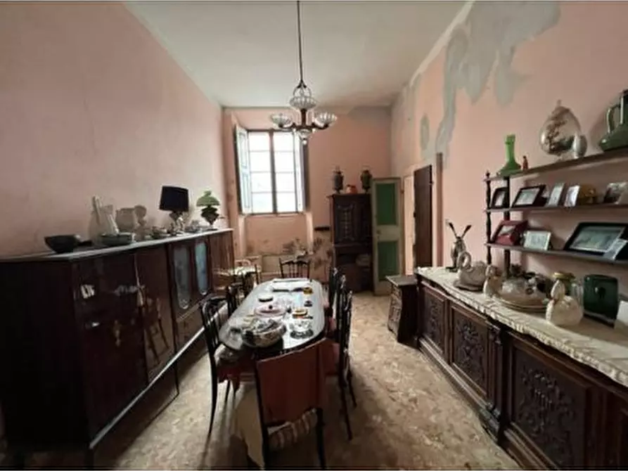 Immagine 26 di Palazzo in vendita  a Santarcangelo Di Romagna