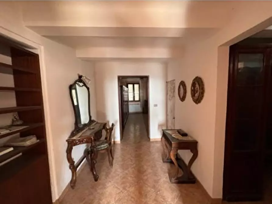 Immagine 28 di Palazzo in vendita  a Santarcangelo Di Romagna