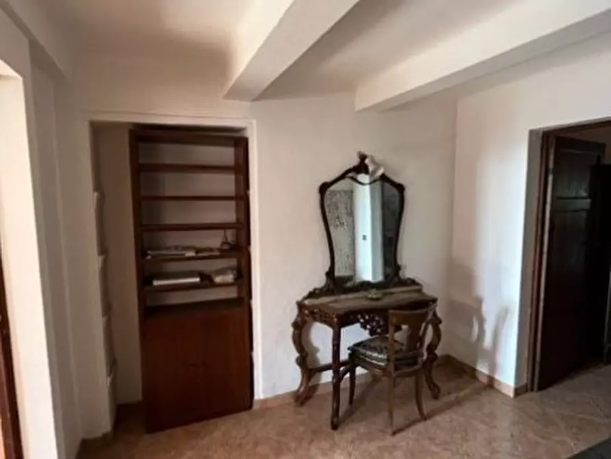 Immagine 30 di Palazzo in vendita  a Santarcangelo Di Romagna