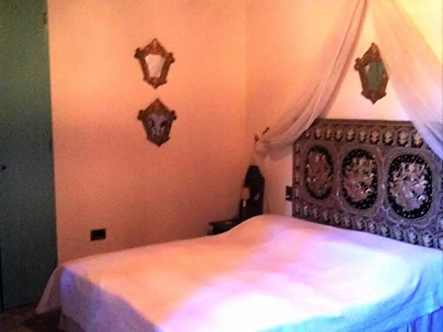 Immagine 20 di Villa in vendita  a Montevarchi