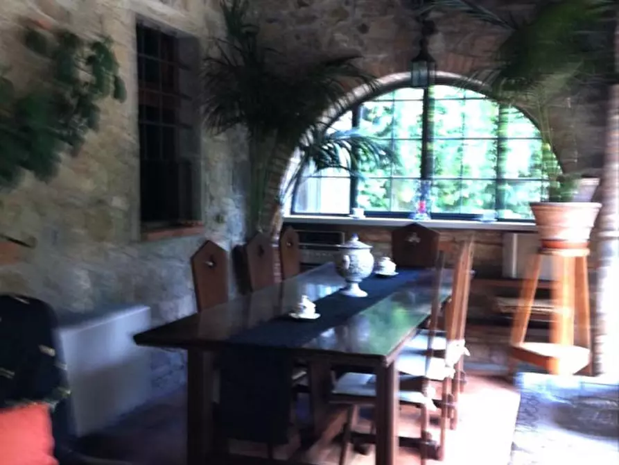 Immagine 23 di Villa in vendita  a Montevarchi