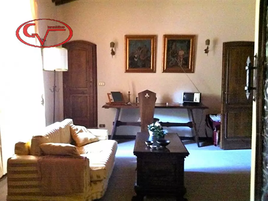 Immagine 25 di Villa in vendita  a Montevarchi