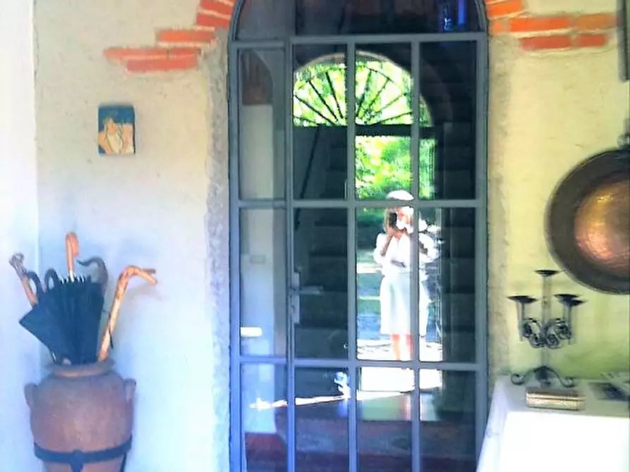 Immagine 27 di Villa in vendita  a Montevarchi