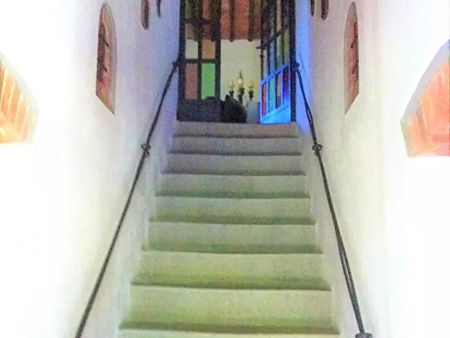 Immagine 28 di Villa in vendita  a Montevarchi